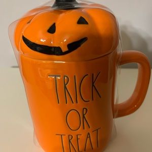 Rae Dunn Halloween mug, NWT